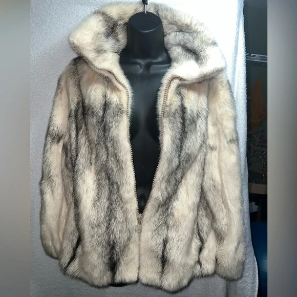 Pam Mahoney of Dallas Mink Coat - Picture 8 of 10